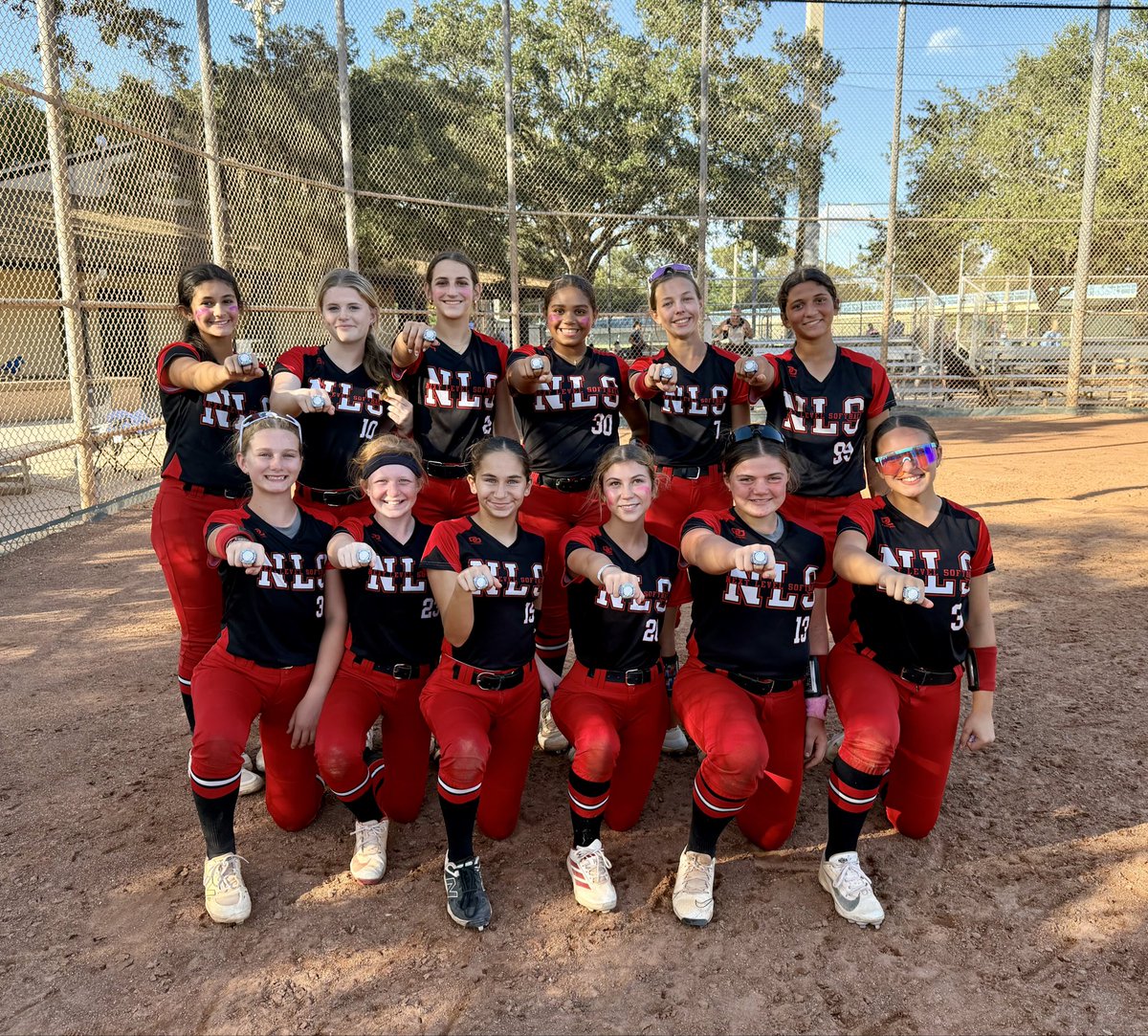 TaylorKole2032's tweet photo. Played up in 18u this weekend @PlayNSAsoftball to prepare for the upcoming @ray_seymour Invitational! Undefeated &amp; brought home the championship!
BA .400 •OBP .571• OPS 1.171
Pitch: IP 4 • SO 4 • BAA .188
@ExtraInningSB @LineDsoftball @PrepSoftball @TopPreps @d1ProScouts https://t.co/sDyWxBuXKp
