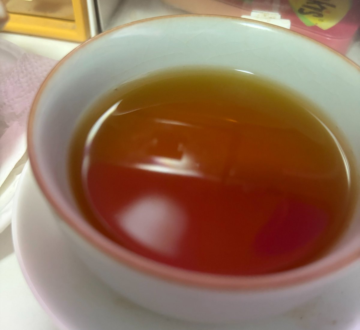 tinyfool's tweet photo. 开始喝杨老师送的红茶，味道不错 @430Yang https://t.co/RN7F53FKQG