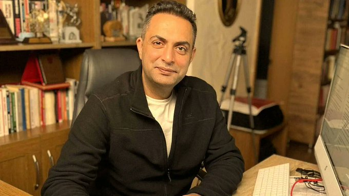 Yollar9's tweet photo. 🇹🇷Placé en résidence surveillée le 10 octobre pour "info mensongère"sur le scandale boursier AKP, le journaliste Murat Ağırel vient d'être emprisonné. Cette fois, la justice d'Erdoğan l'accuse de soutenir le terrorisme pour n'avoir pas écrit un article.  
 https://t.co/AtdZDFG9ft https://t.co/9Fed1bErz2