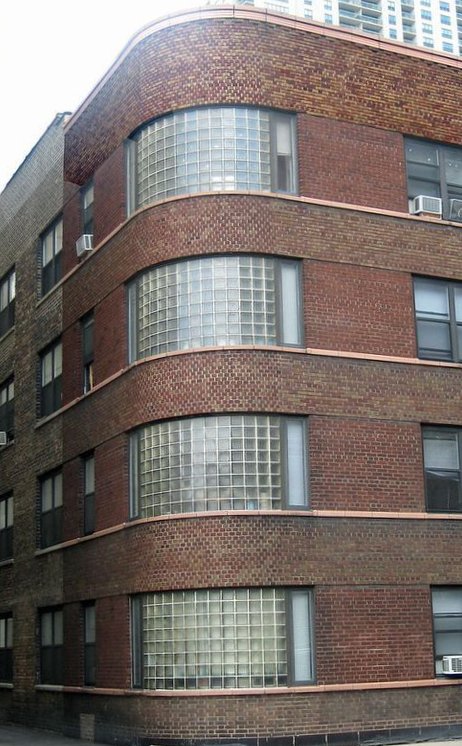 formsarchive's tweet photo. A forgotten architectural obsession, curved glass brick facades. https://t.co/6GE4YwtoYm