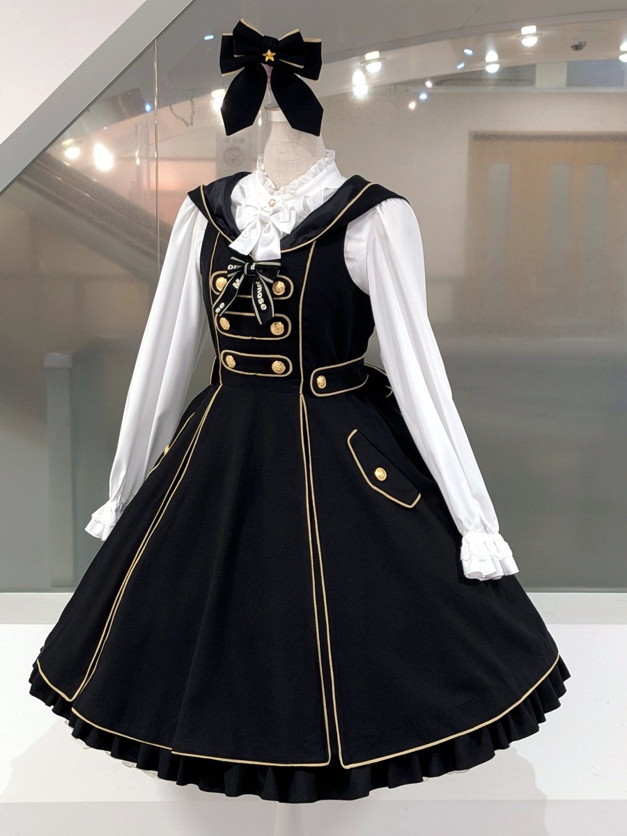 MetamorphoseEng's tweet photo. 🪄Now Available💫
Magical Hooded JSK
https://t.co/UawuE8zDMv

colors: Bordeaux, Light Gray, Black

Featuring a large hood, this JSK is accented with gold piping and buttons that enhance its magical mood✨

*Limited quantity
#hoodeddress #bowclip
#metamorphose #mtdf #Lolitafashion https://t.co/PNeGEnYynj