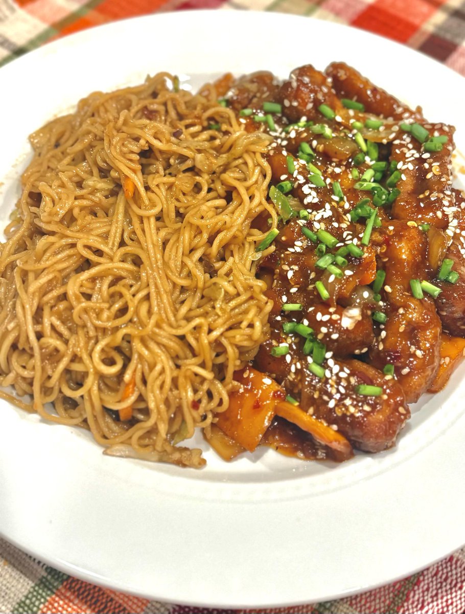homevsfastfood's tweet photo. Sesame Chicken [homemade]
#sesamechicken
#homemade
#cookingtips
#familydinner
#easyrecipe #homecooking #food #recipes #foodpic #foodie #foodlover #cooking #hungry #goodfood #homecookingvsfastfood https://t.co/Sxp9k7t5op