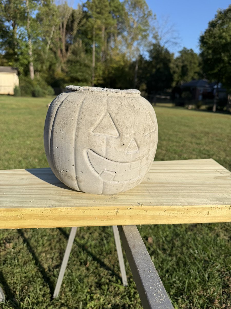 RossWece's tweet photo. Arts &amp; Crafts time in Ross’ Shed:
Saw someone else make these online and figured a set for our front porch was easy enough. 🤷🏻‍♂️😂 https://t.co/xu1pVMQJfC