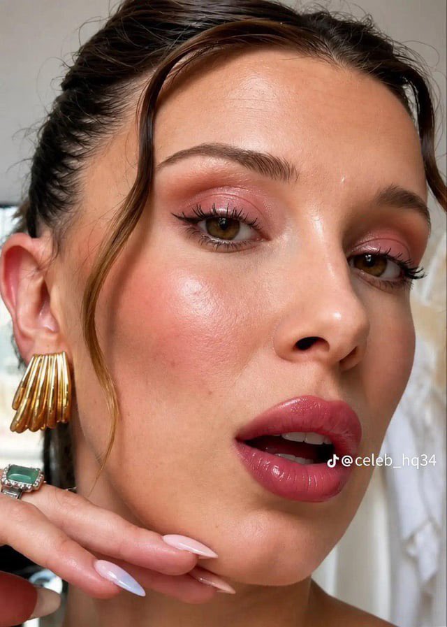 Staringgatfeett's tweet photo. Face porn owns me https://t.co/bsVyxA2WeG