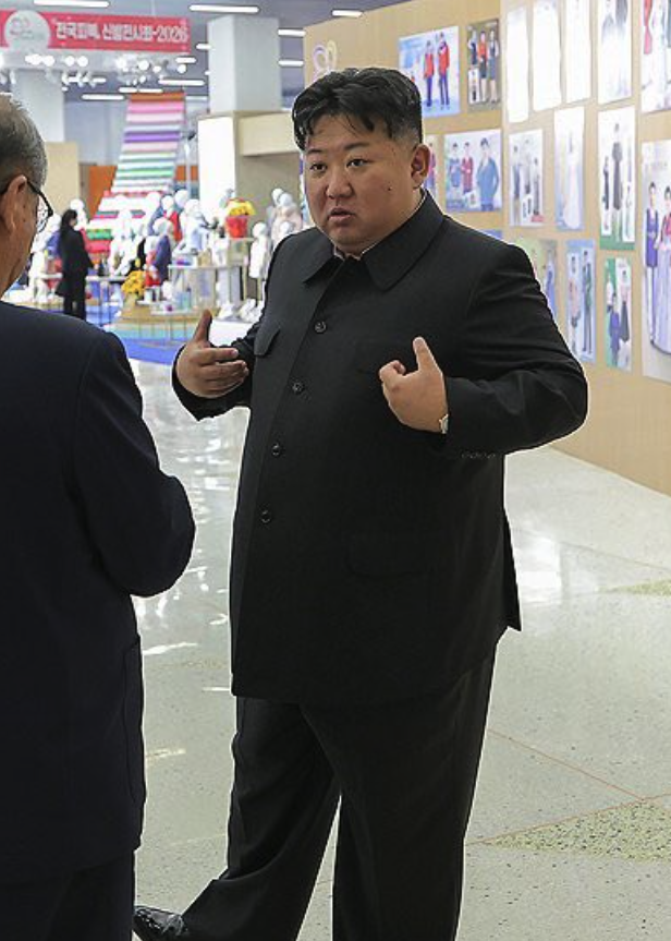Polymarket's tweet photo. JUST IN: North Korean media shuts down rumors of Kim Jong Un's death, releasing new images proving the Supreme Leader is healthy &amp; fit. https://t.co/Ye2DXBXG2v