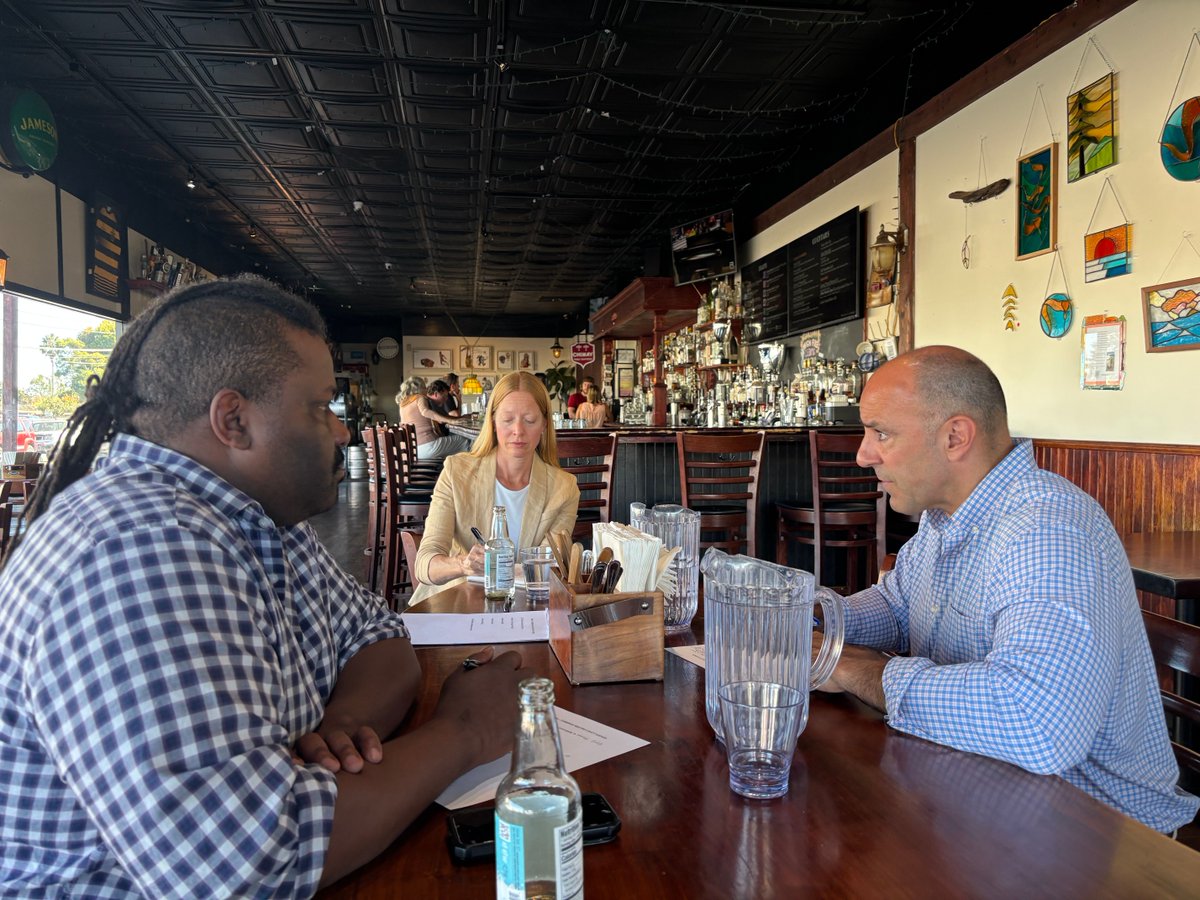 RepJimmyPanetta's tweet photo. Always appreciate the opportunity to meet with Santa Cruz County Supervisor Justin Cummings and his staff to discuss our work together for our constituents. https://t.co/9eaFyAgSiI