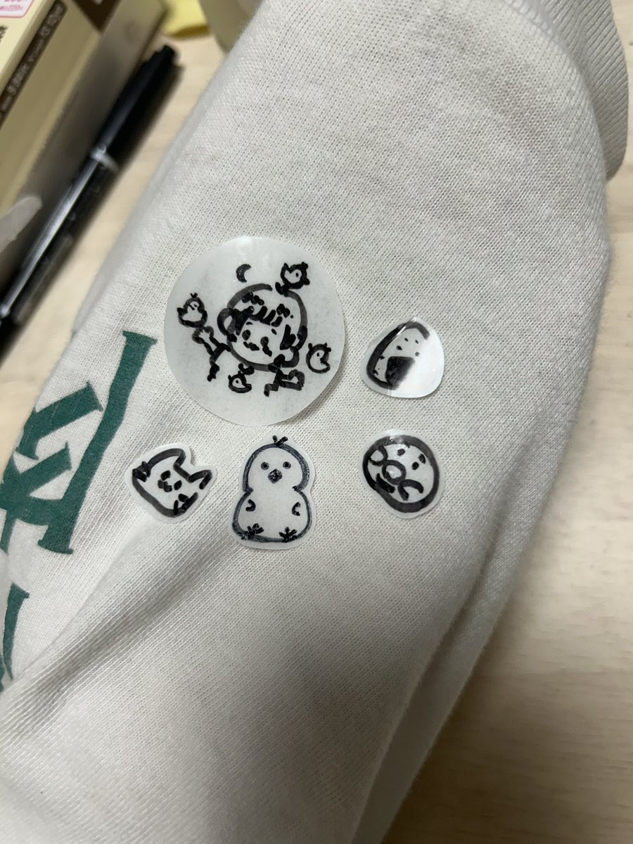 _aihasamasama_'s tweet photo. シールを作ってみている
楽しい🤗 https://t.co/Vxt1trMRhJ
