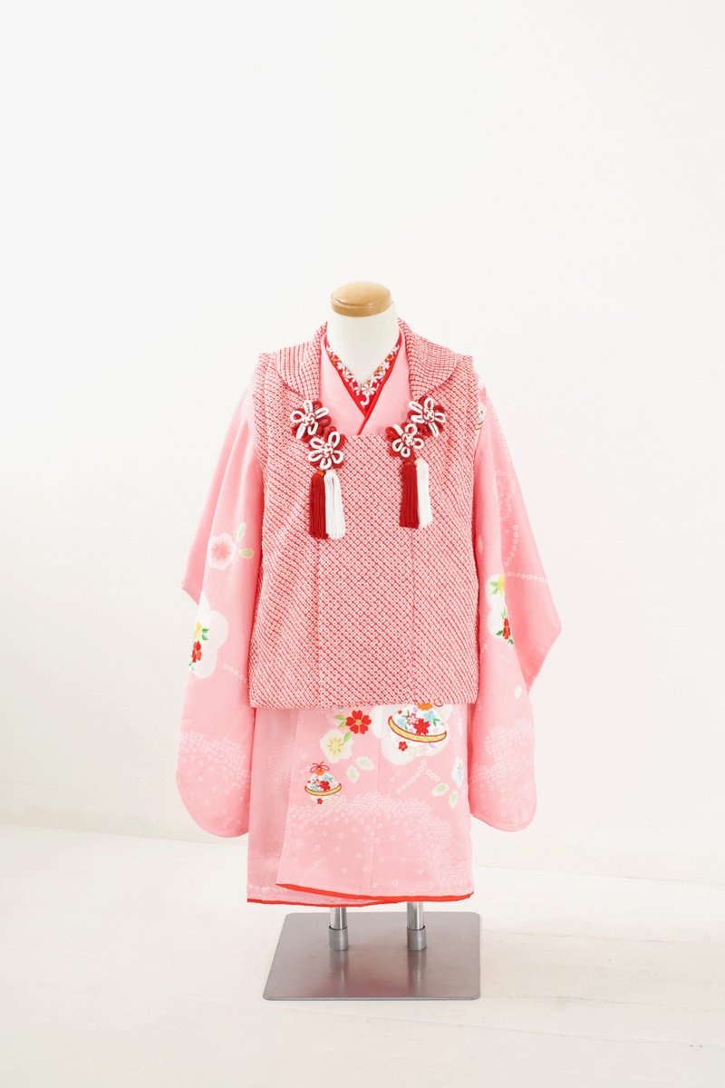 kimono_ricca's tweet photo. ＜2026年七五三きものレンタルご予約受付中＞ 
上品で可愛いコーディネートをご提案いたします！
フォトスタジオも併設📸着付け、へアセット、新日本髪ヘアも対応OK 

着物選びやお申込みなど
★ご来店は予約制★

お問い合わせはお気軽に

#七五三3歳女の子 #着物レンタル https://t.co/375tixHc9h