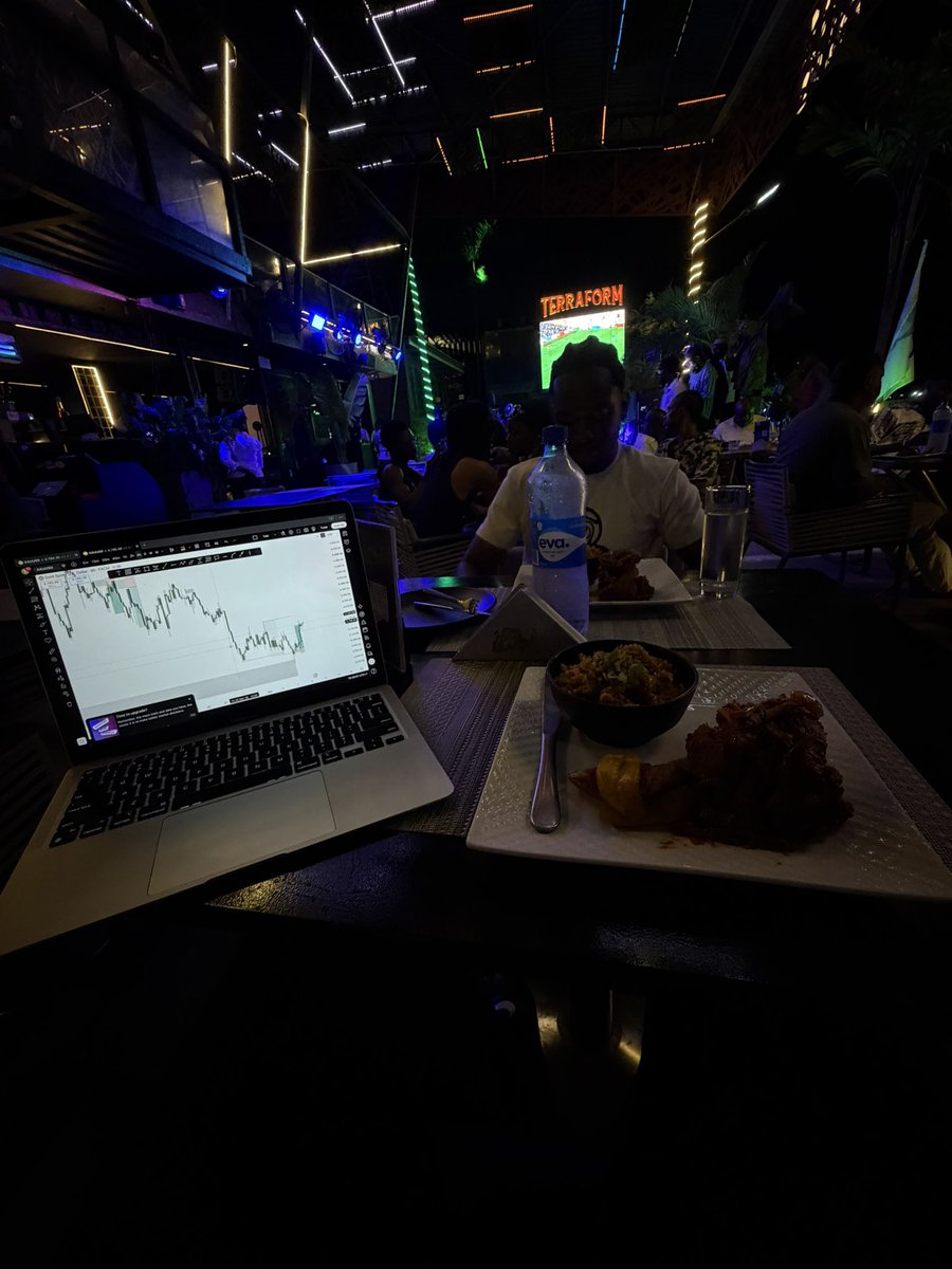 oj_tobi's tweet photo. After patiently waiting 

$XAUUSD finally dropped🥂

Might as well be done for the day at 2am🥱 https://t.co/MhZLT0fOdf