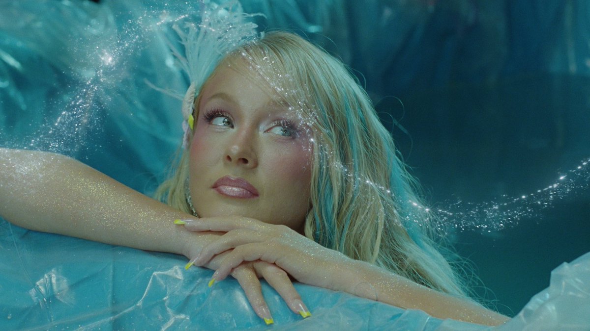 purehoneymods's tweet photo. 🐝♡ game time ♡🐝

♡ what music video is this picture from? ♡

first to guess it right gets a 5 min timer for the rest of this session! https://t.co/RSBouubTIV