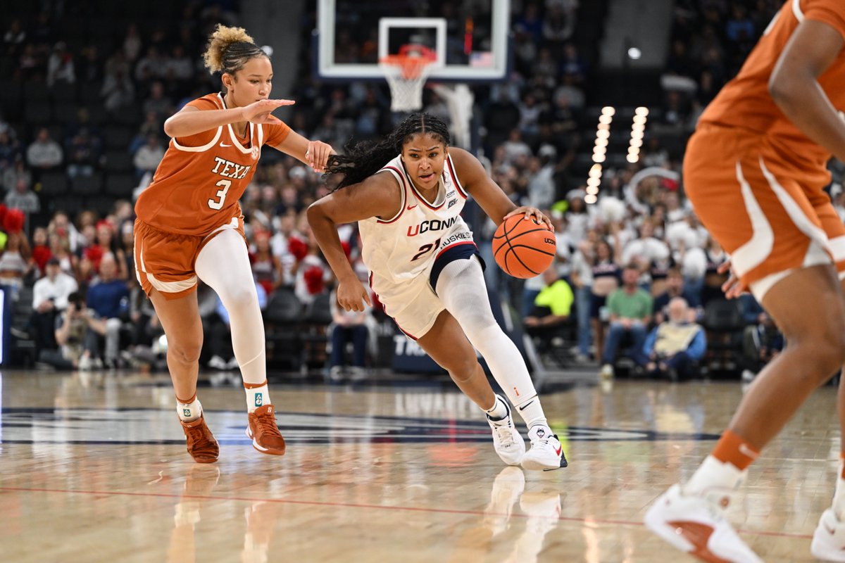 UConnWBB tweet picture