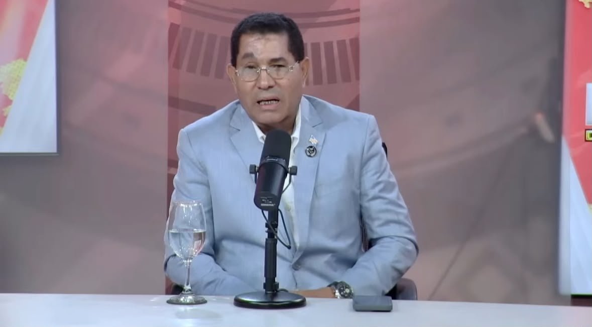 lahoradecierre's tweet photo. ⚖️ ¡Ya está con nosotros Gerardo Rivas!

El abogado experto en Derecho Penal conversa con Juan Reyes y Miguel Tavárez sobre temas de actualidad jurídica y los principales desafíos del ámbito penal en la República Dominicana.

📺 #HoradeCierre por Megavisión, canal 2. https://t.co/QuQ1egU6oe