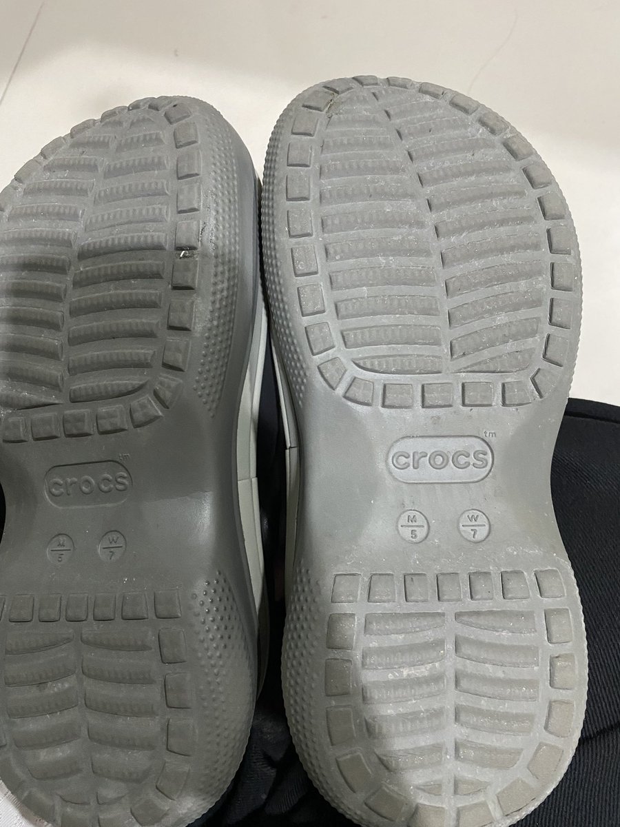 kknabe_'s tweet photo. Crocs (M/5 , W/7) ของแท้ 100% มือสองนะคะ

- 399฿ รวมส่ง เนื่องจากสูงไปนิดนึงค่ะ555

(สนใจ เดมมาทักมาขอดูรูปเพิ่มเติมได้เลยนะคะ)

(ลดราคาได้อีกนะคะ พิเศษแค่วันนี้น้า)

#crocs #ส่งต่อcrocs #ส่งต่อรองเท้ามือสอง #ส่งต่อรองเท้า #รองเท้าcrocs #ส่งต่อเสื้อผ้า #ส่งต่อเสื้อผ้ามือ2 https://t.co/CIo5kdn0dp