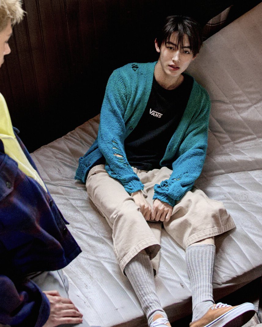 eomoesh's tweet photo. Vans Korea #성현 #SEONGHYEON https://t.co/McG23r9muN
