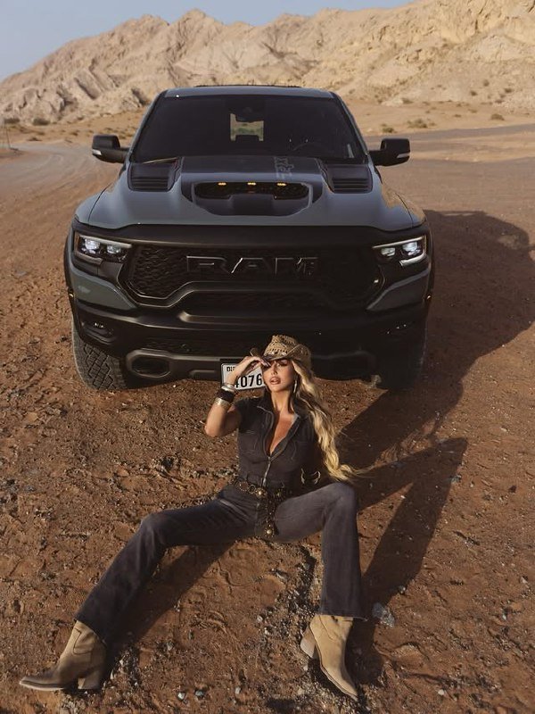 MasculinPage's tweet photo. 4x4 #girl https://t.co/YjOqbfoRv6