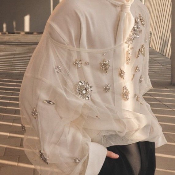 sofiafranco231's tweet photo. Cual de estos dos outfits le pondrían a Sunghoon?? 🤍

         THIS                         or                         THAT

七つの光 共に輝く
#SevEN_United_By_Kizuna
#BoycottHYBE_RespectTheBond https://t.co/uzdhVxUbyT