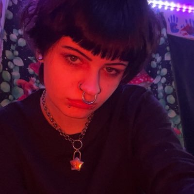 HoursCassandra's tweet photo. youre too white to be talking like that https://t.co/iXhZTlMmK1