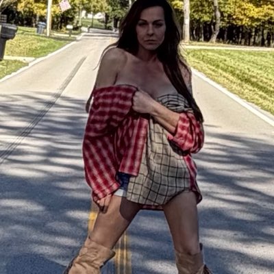 Britney051577's tweet photo. #NewProfilePic https://t.co/ErMGUwEmQ4