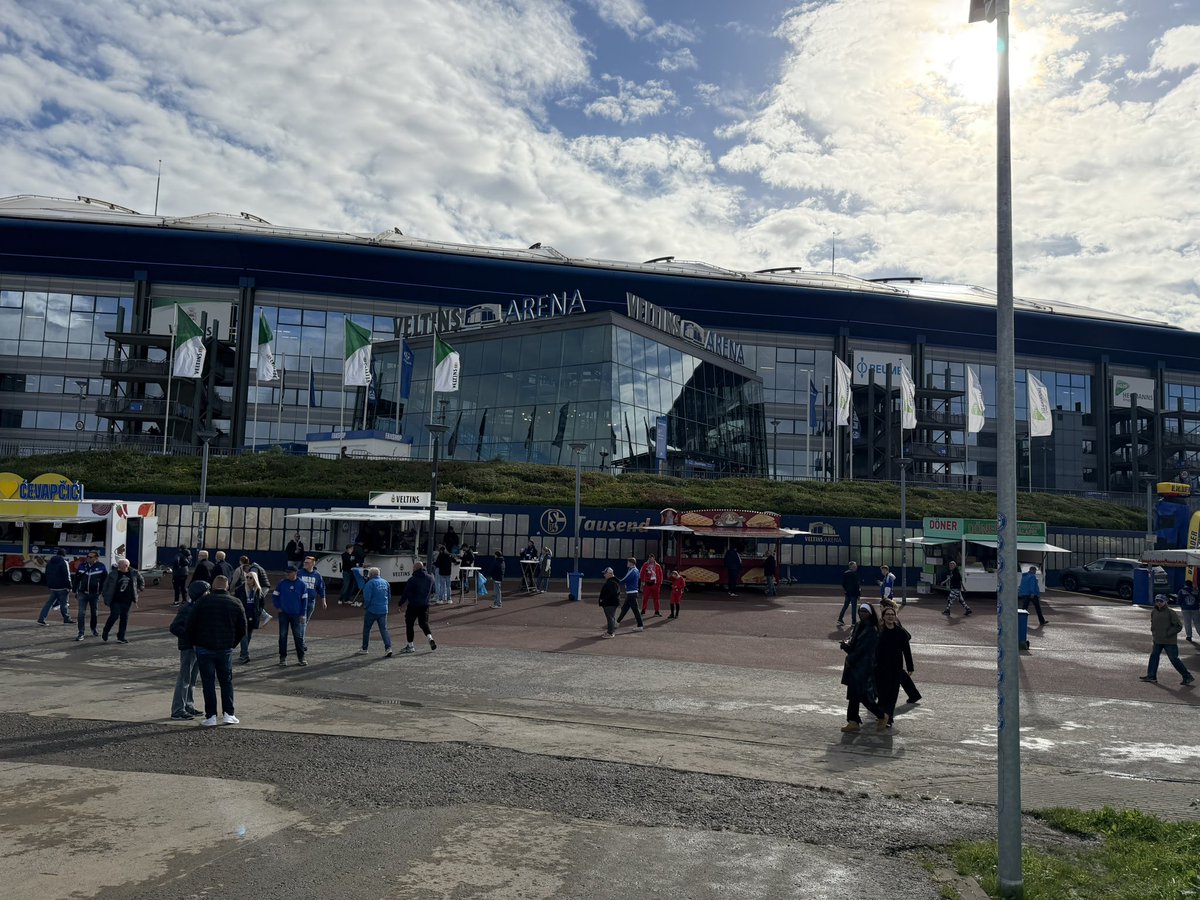 HedgeJourney's tweet photo. 今回のブンデスリーガの旅は一旦終了で滞在してるロンドンに到着！

デュッセルドルフを拠点に2つのスタジアムで観戦+1つのスタジアムツアーというプランでした！ケルンやレバークーゼンなど、デュッセルドルフ近辺にはまだまだいろいろなスタジアムがあるのでまたタイミングあえば行きたい！ https://t.co/DXEB1ynXVP