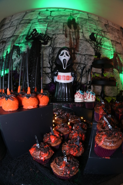 Sugarbuzzbuffet's tweet photo. A dessert station is the perfect choice for any celebration that needs whimsy and an extra touch of sweetness.
#sweets #candy #Halloween
#wedding #desserttable #events #corporateevents #corporateevents #officeparty #Holidays #Halloween #mitzvah #eventplanner #eventplanning https://t.co/BRKeu9FaFG