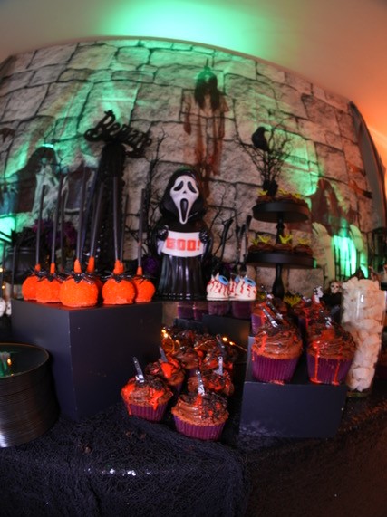 Sugarbuzzbuffet's tweet photo. A dessert station is the perfect choice for any celebration that needs whimsy and an extra touch of sweetness.
#sweets #candy #Halloween
#wedding #desserttable #events #corporateevents #corporateevents #officeparty #Holidays #Halloween #mitzvah #eventplanner #eventplanning https://t.co/BRKeu9FaFG