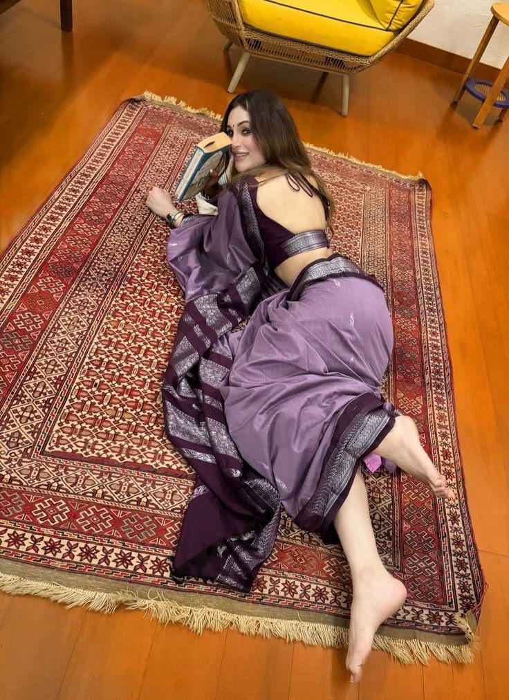 aaishadevil9aai's tweet photo. Mother is a hypocrite, sounds come from the room at night and she worships during the day. https://t.co/3MdRr2KhBT