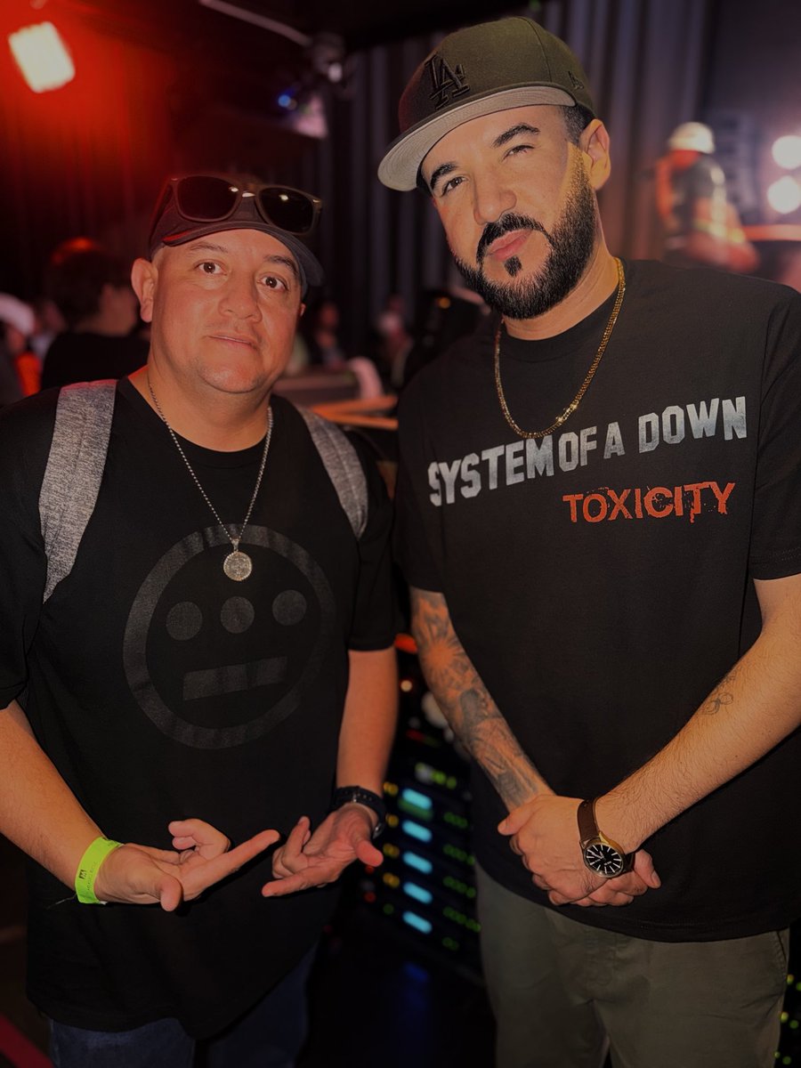 DestructLA's tweet photo. Fam Biz 💯…
Salute to my G #Droops @outdahouse holdin’ it down for the culture for over 15 years now #IYKYK 
Proud of you familia 🫡 keep elevating 🚀salud! 🍻 

📷: #TheResidentPeople https://t.co/4gYMdlj1vz