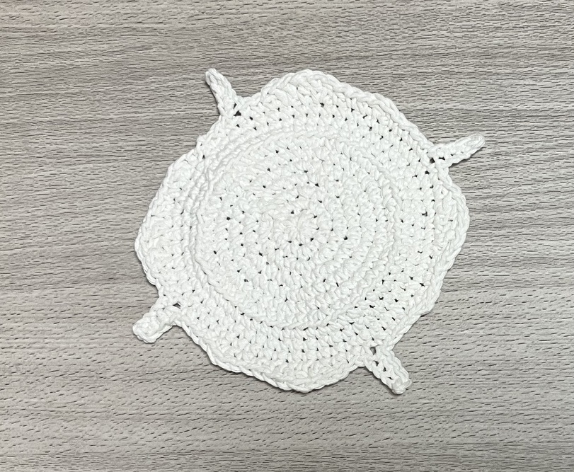 nao3handmade's tweet photo. みなさんの作品見てると素敵すぎて見てるだけで癒される...
いちごのケーキのトイレットペーパーカバー、ここまで進んだ。
超初心者なのに編み進めると一応形になってくるのが嬉しい。 https://t.co/uHhMYKBIE1