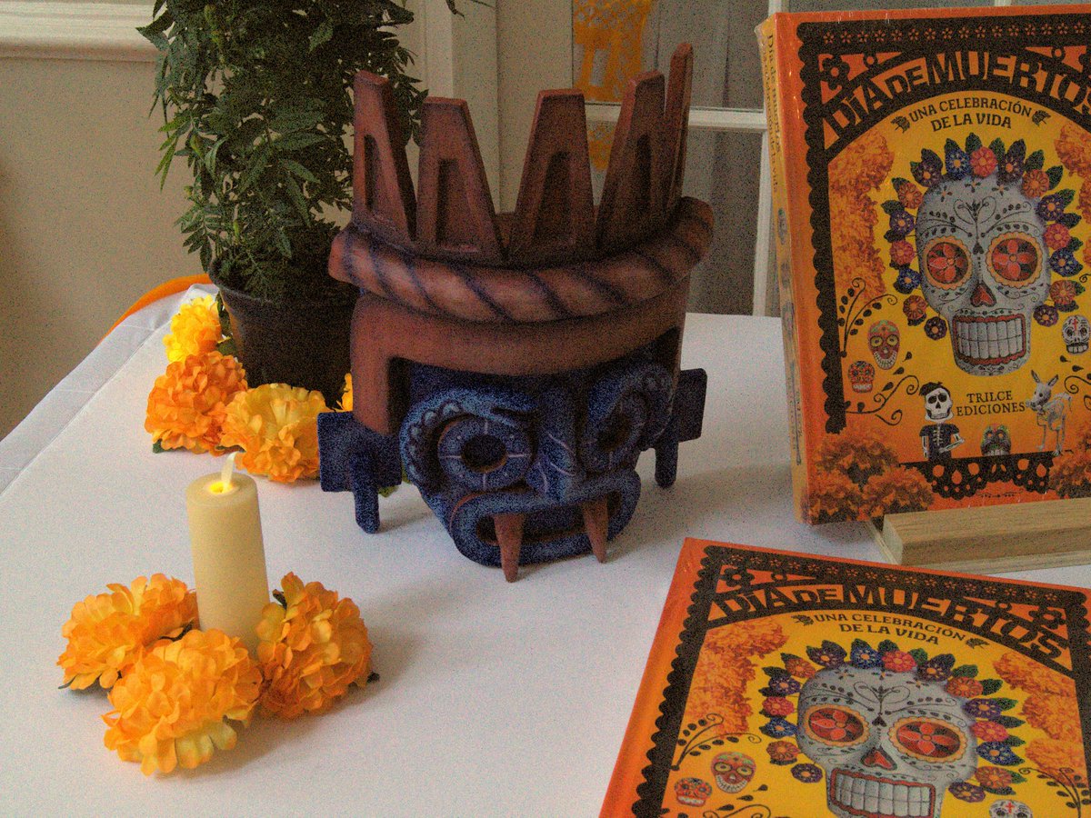 rmiimer's tweet photo. La exposición reúne 60 fotografías del libro "02.11 Día de muertos, una celebración de la vida y la muerte", resultado de cinco años de investigación sobre las distintas expresiones de esta tradición en México. https://t.co/OzHy117GZk