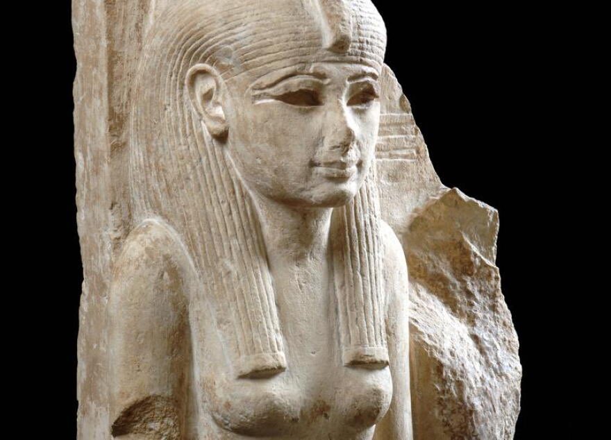 prettyconvo's tweet photo. Aaliyah truly lived up to her name, it being of arabic origin, she always made sure to implement arabic samples in her music and loved egypt https://t.co/prLSlZseP0