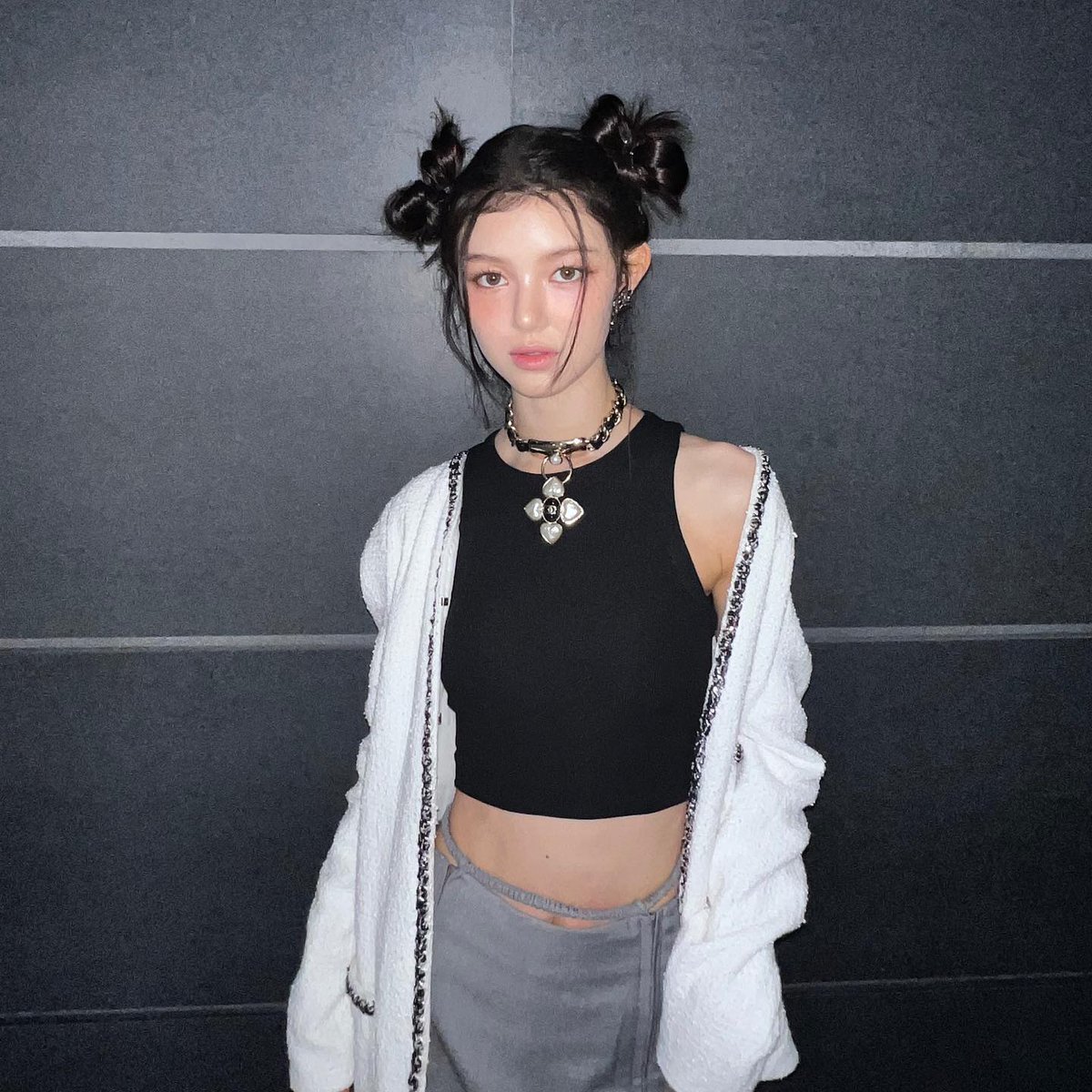 PopEmpirex's tweet photo. 295 days have passed since ADOR terminated Danielle's contract with NewJeans.

- ADOR is yet to provide a valid reason or evidence on why Danielle specifically and why at that time.
- ADOR still insists in court that NewJeans was wrong.
- No Musical activities were announced (500+ days)