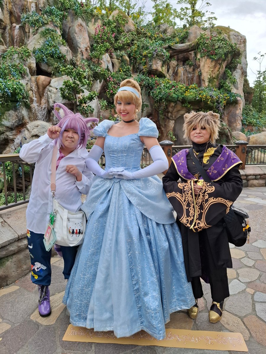 cos_rui's tweet photo. シンデレラに会えたーー！ https://t.co/pMpRt40rmb