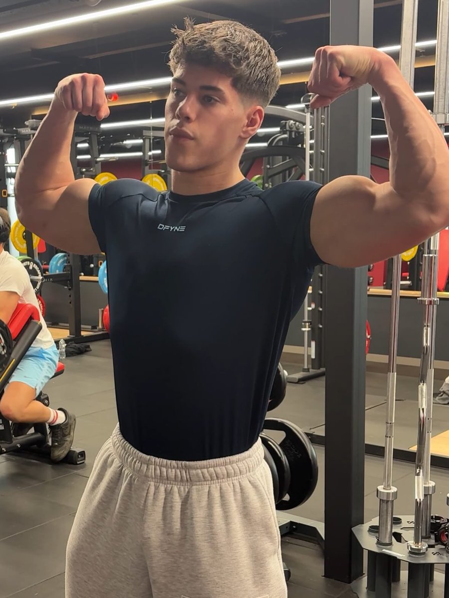 AlphaOliver01's tweet photo. Biceps 💪 
#findom #alpha #cashmaster https://t.co/QngfuN865l
