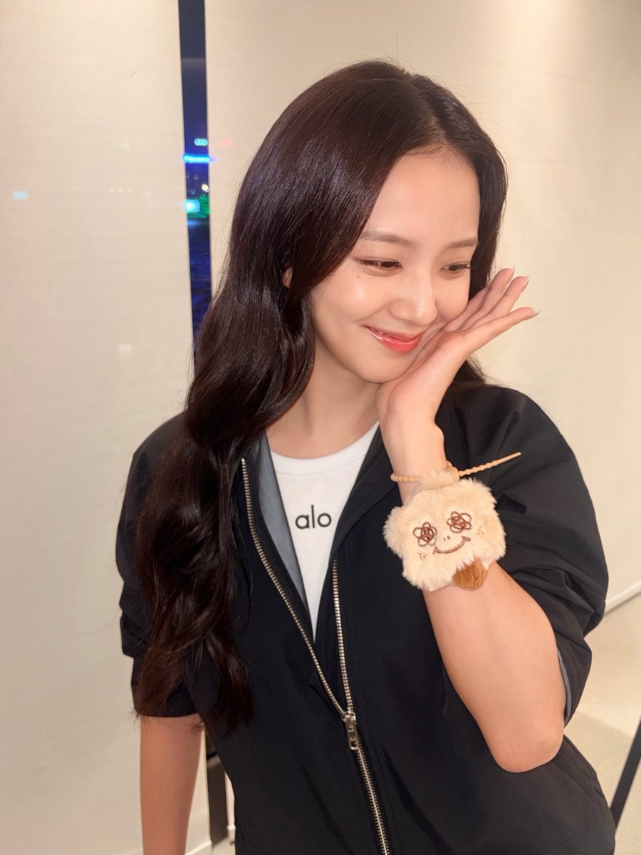 AsianDramaLuv's tweet photo. Cutieeee https://t.co/7cUqj6xyRK
