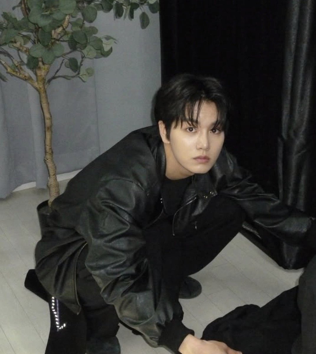 bbbxyao's tweet photo. 구도 이분 갈웜뮽이면서 블랙의 악마인거 존나 재능 https://t.co/y6nPsXFS0u