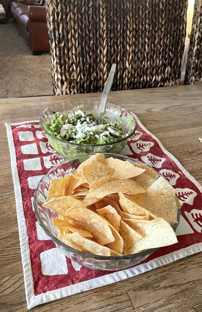 SantosJlorenzo's tweet photo. Whacked up some fresh homemade guacamole, crumbled some queso fresco on top, grabbed a big bag of chips, and now I’m locked into the couch to watch Blink Twice. 
🏡 🥑🧀😁 📺 🎥  🎦 🛋️ 

If you need me, don’t. 😂 Enjoy your evening, everyone! 👊🏽💎 https://t.co/UfOXoPsx6w