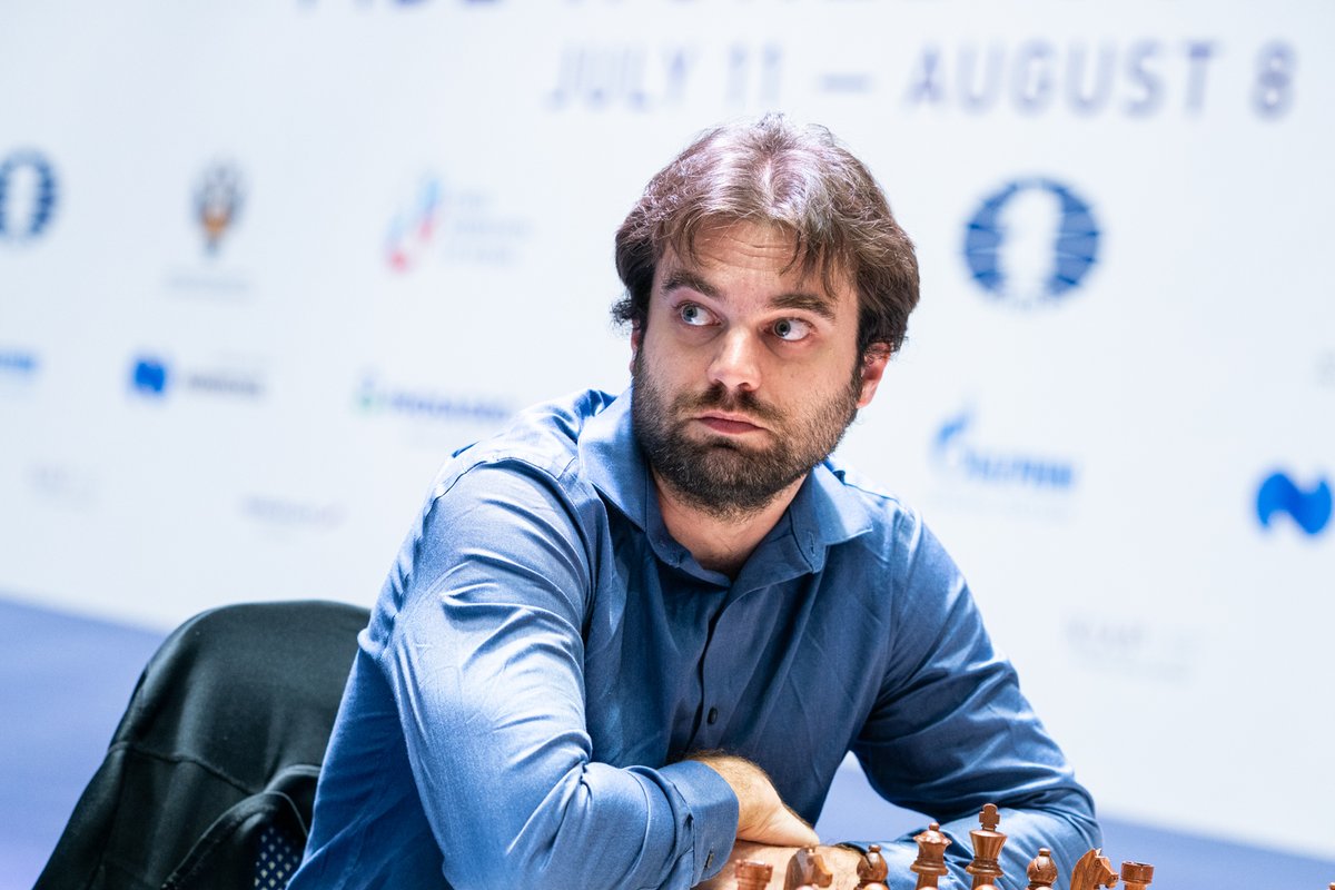 chessable's tweet photo. If you play 1.e4, much of your success depends on beating the Sicilian.

GM Sam Shankland just dropped his private analysis on 1...c5 to put Black in a "Maroczy-or Mayhem" Double Bind.

Get Shankland's prep 🔗👇 https://t.co/iYVVZgVxut