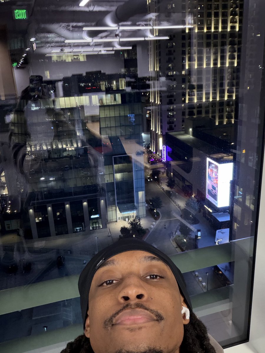 Sneakingmx7j's tweet photo. @kurlsthesaint https://t.co/4oQzHKI6Rg