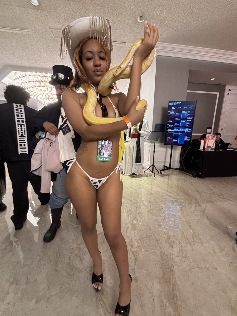 The_sky_show's tweet photo. First time at tsumicon ngl love it https://t.co/Eeu1lc8wly