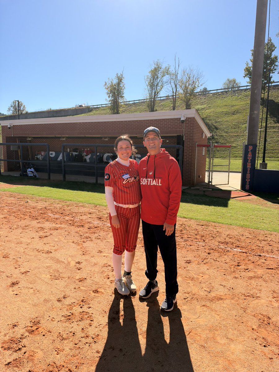 laney_jackson14's tweet photo. Thank you to @Coach_NThompson for the great camp on Sunday. I loved getting to know all the girls and know about what @Patriots_UC_SB softball is about. I can’t wait to come back soon and learn more about your campus! https://t.co/SKrNuIeuJ3