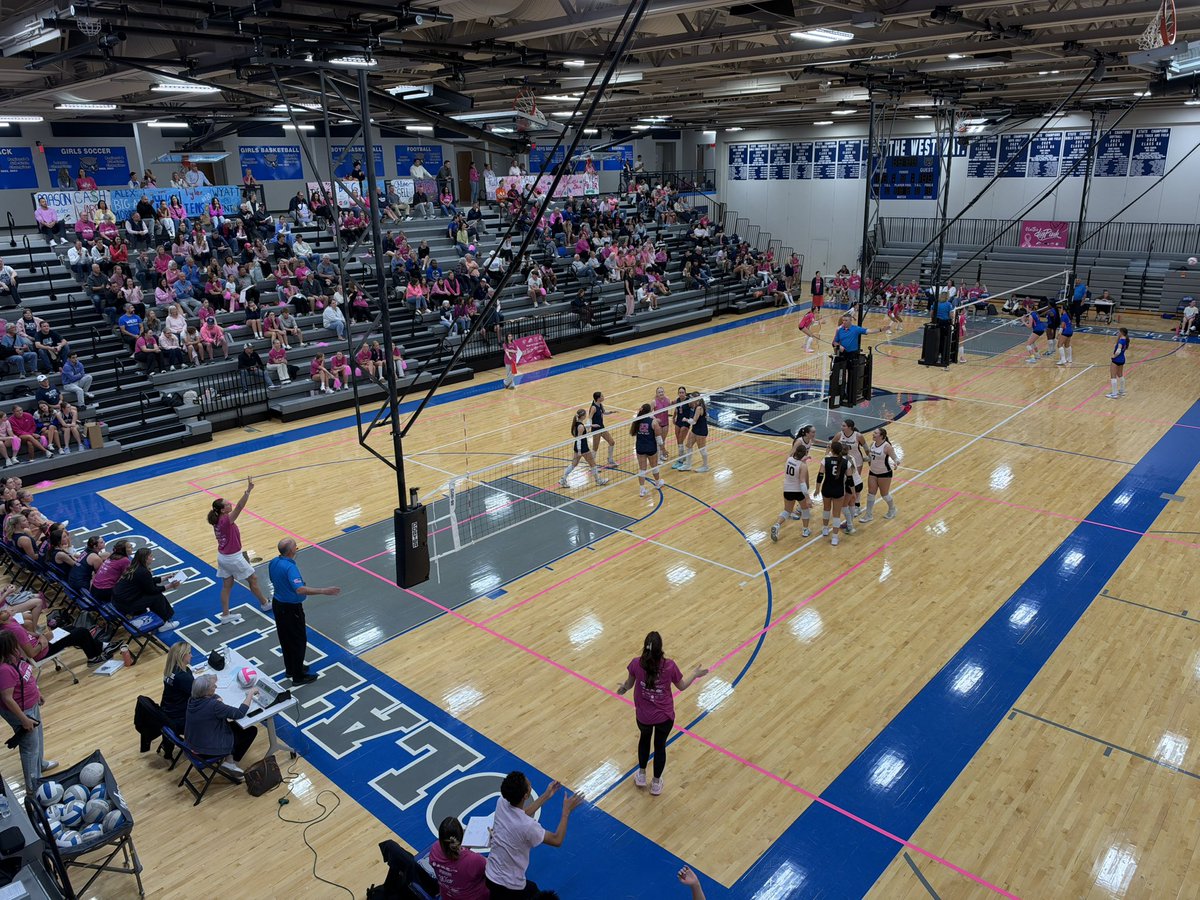 ADButlerOW's tweet photo. Dig Pink is always a night of great volleyball for specail cause! https://t.co/JKidQbF0cv