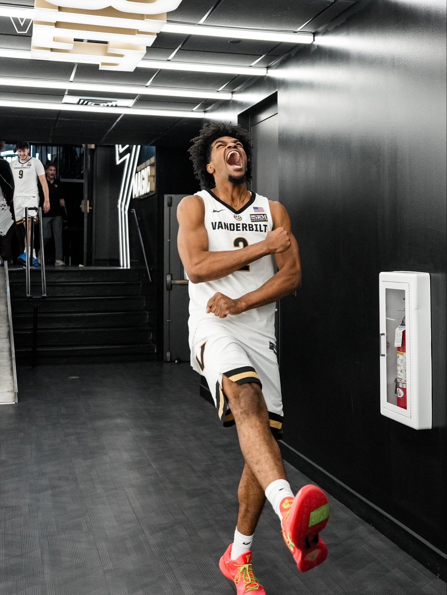 VandyMBB's tweet photo. First W in Memorial this season https://t.co/uIq1rEvGzm