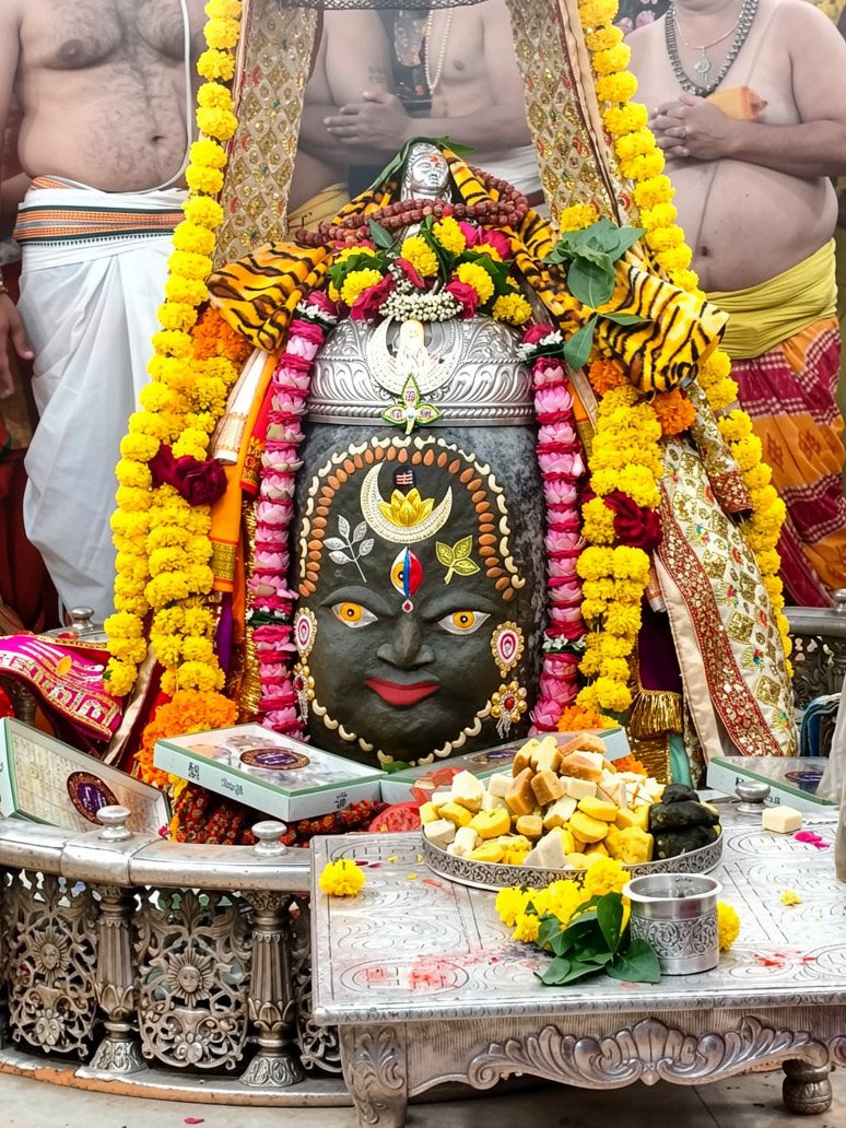 12Jyotirling's tweet photo. श्री महाकालेश्वर भस्म आरती दर्शन | 20.10.2026

Shri Mahakaleshwar Bhasma Aarti Darshan | 20.10.2026 https://t.co/uMcWqcovB6