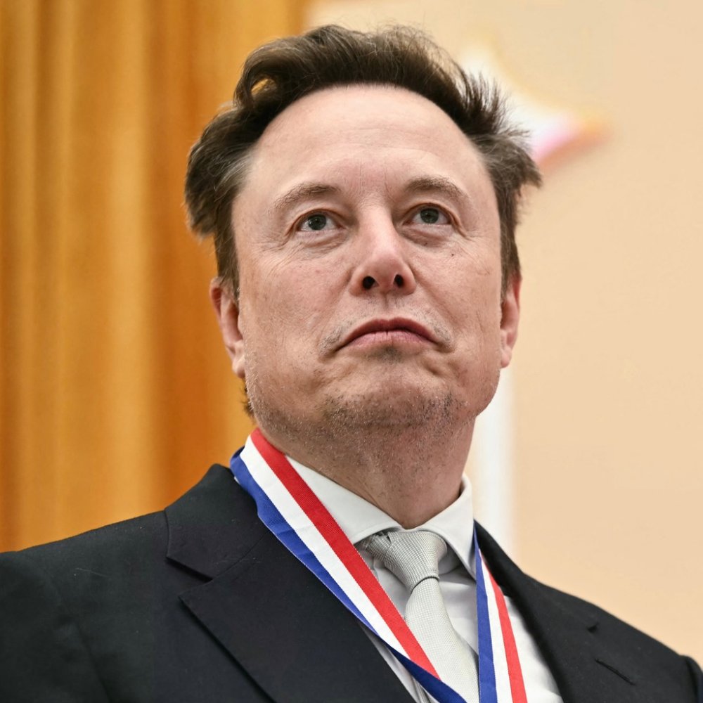 NEWSMAX's tweet photo. Elon Musk said Monday he plans to give every child in the U.S. one share of SpaceX stock next year. MORE: https://t.co/96ojh53tW7 https://t.co/P1KUfSGh15