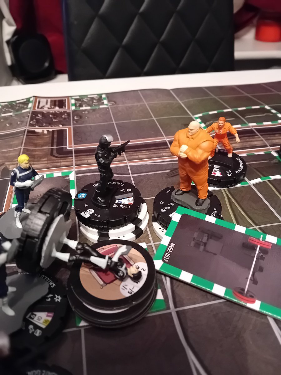 MarkLegend007's tweet photo. Game 45 #heroclix
Needed to give the new kit a whirl.
Prison break withFalcon &amp; SHIELD vs Kingpin, Bullseye &amp; prisoners.
Didn't get to see the trap or terrain shine but Wilson did get Gains to KO Hill with the bench.
Some Mind Control, bunny men used tunnels.
Escape successful. https://t.co/KYCcDAkbLa
