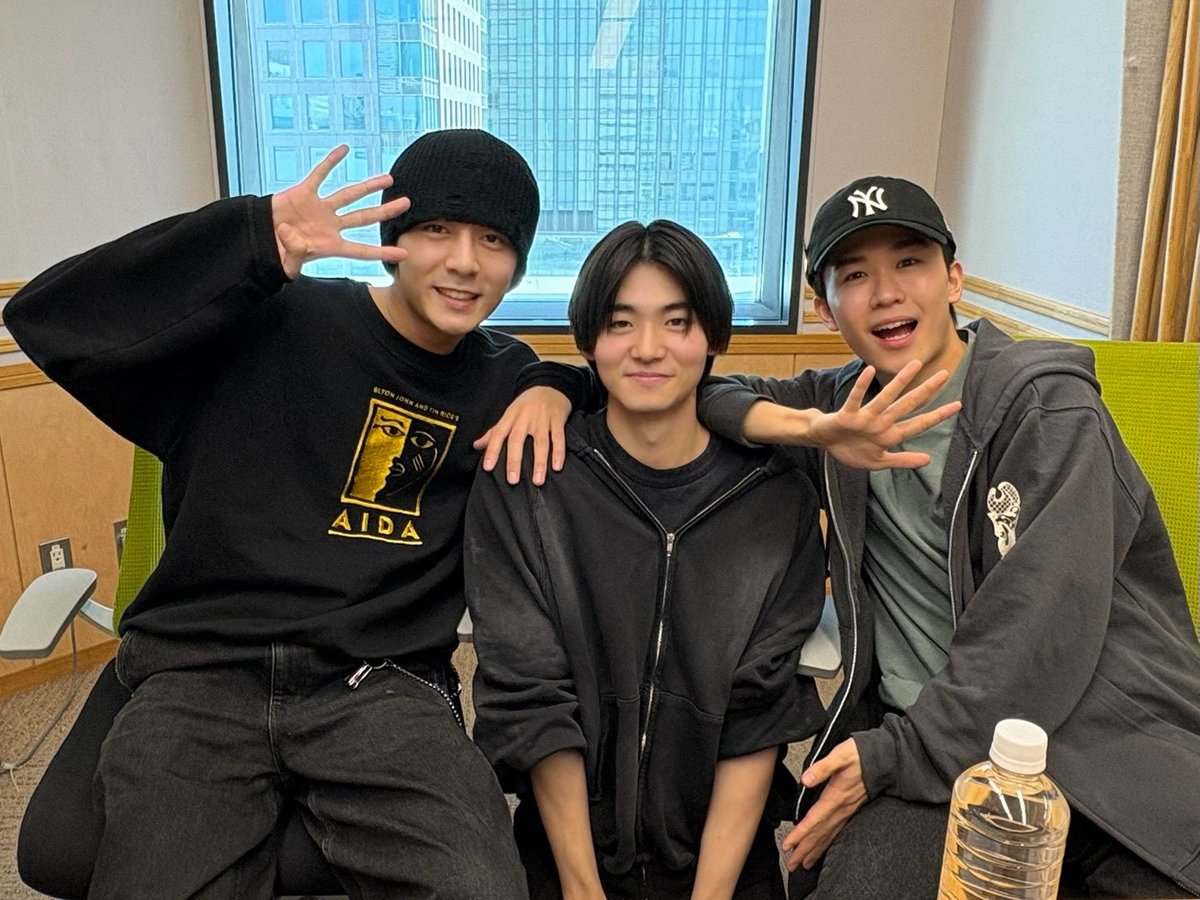 zeroyon_housou's tweet photo. 今夜の04放送部もありがとうございました！

3人の考え方やアドバイスが聞けるとっても深い回になりましたね🍵

文化放送オリジナルプラットホーム「QloveR」ではアーカイブ＆アフタートークを配信中！こちらもあわせてお楽しみください！
🔗https://t.co/GWsUjRYnLt

次回は10/27（火）20:30～放送！お楽しみに📻

＃ゼロヨン放送部