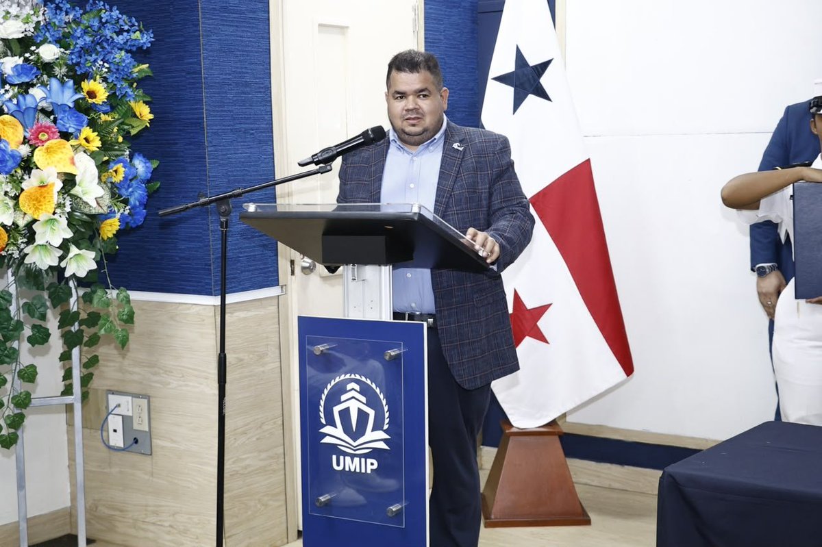 umaritima's tweet photo. ¡Revive la firma en fotos! 📸🤝 UMIP e Inspectest sellaron una alianza para el desarrollo de la Facultad de Ingeniería Civil Marítima mediante visitas técnicas, prácticas profesionales y capacitación especializada. 🚢💡 https://t.co/DIxekzqtcu