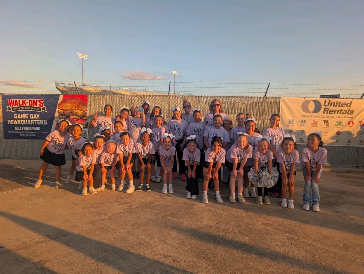 RootEdSA's tweet photo. What a night! The Future Rattler game was so much fun! Congrats to Canyon Ridge Elementary for a wonderful National Anthem performance! The stands were filled with the future of Reagan High School! 

#RootEdReagan https://t.co/31n6MAwnD6