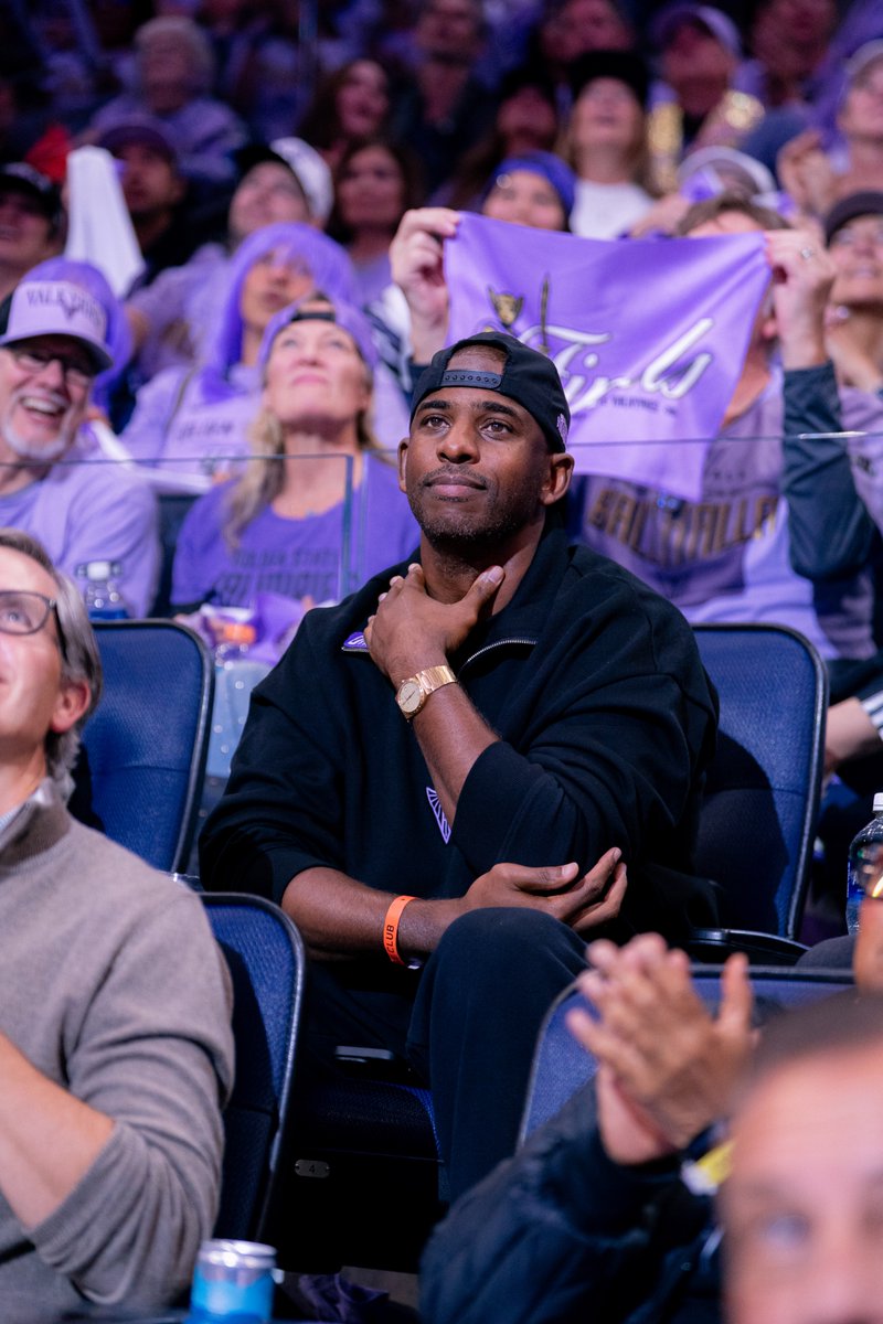 valkyries's tweet photo. This is Paulhalla ⚔️

Welcome @CP3 🤝 https://t.co/zSadpOHz8K