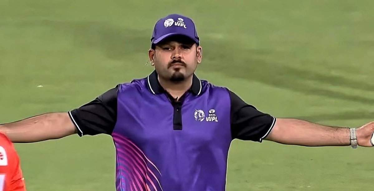 CricCrazyJohns's tweet photo. 🚨 CRICKET AUSTRALIA × BCCI UMPIRE PROGRAM 🫡

Australian umpire Ben Treloar will officiate in two Ranji Trophy matches 

Indian umpire Parashar Joshi will officiate in two Sheffield Shield &amp; one One Day Cup matches.

A great initiative by two cricket boards. https://t.co/5uakzD4fnr